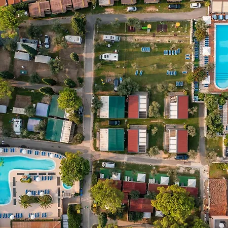 Camping Toscolano 4* טוסקולנו מדרנו